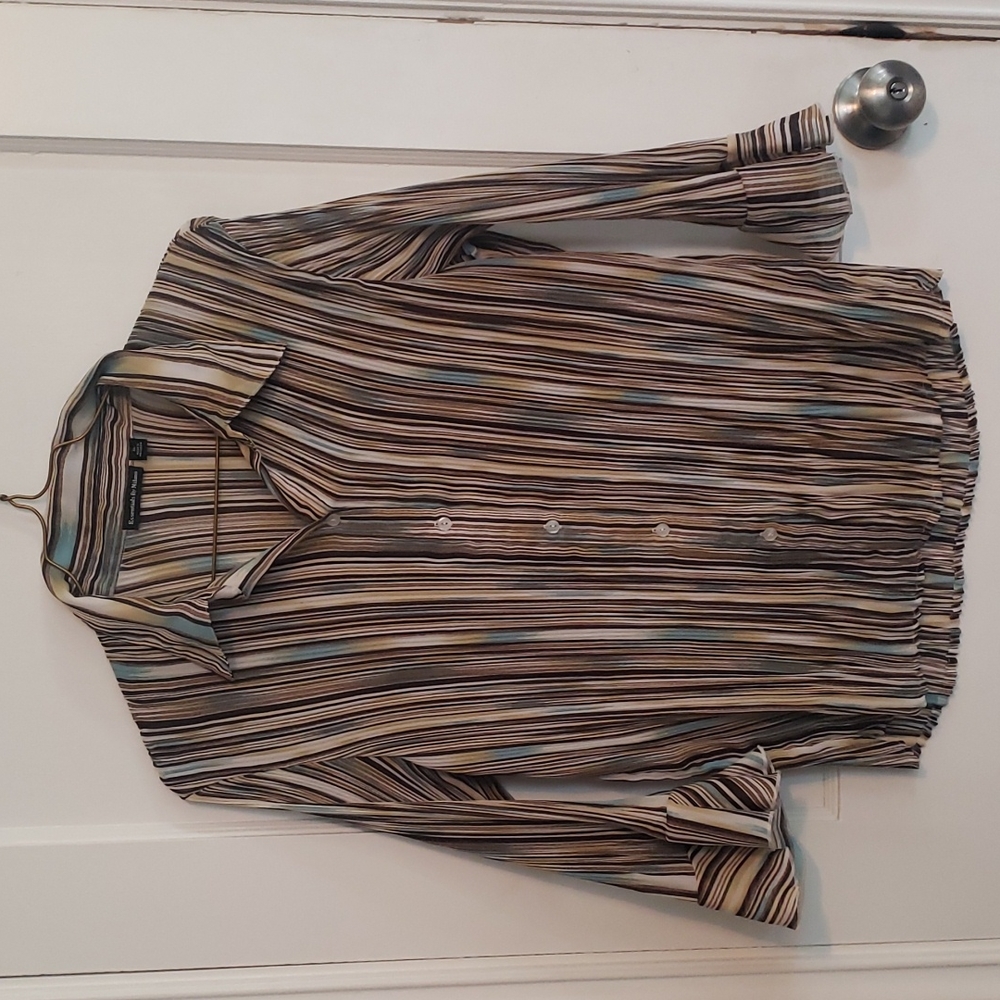 4 button down shirts - Picture 5 of 12
